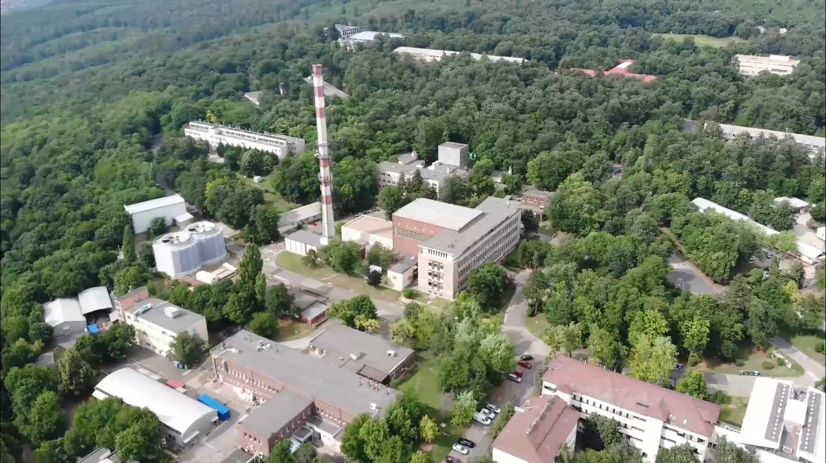 Workshop on (U)WBG semiconductor materials and devices 